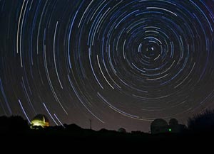 Estrellas circumpolares en el Observatorio de el Teide. (Foto: Daniel López. IAC)