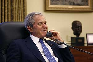 Bush, en el Despacho Oval. (Foto: Eric Draper / The White House)