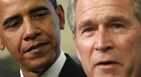Barack Obama y George W. Bush durante una reunión en la Casa Blanca. (Foto: REUTERS)