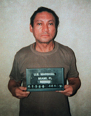 Manuel Antonio Noriega, cuando fue capturado por el Ejrcito de EEUU tras la invasin de Panam en diciembre de 1989. (Foto: AP)