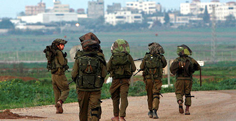 Soldados israelíes abandonan Gaza. (Foto: AP)