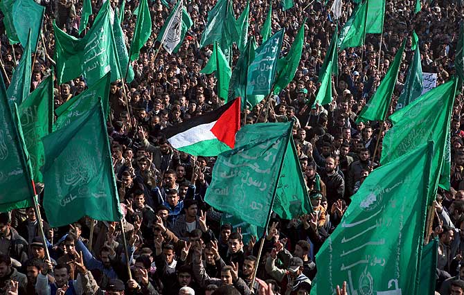 Seguidores de Hamas en concentracin frente al Parlamento palestino en Gaza. (Foto: EFE)