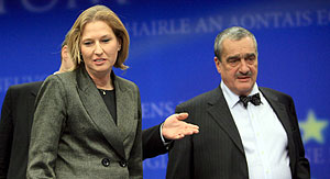 La ministra de Relaciones Exteriores de Israel, Tzipi Livni, y el director del Consejo Europeo y ministro del Exteriores de Repblica Checa, Karel Schwarzenberg. (Foto: EFE)