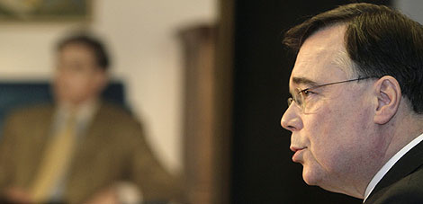 Haarde, durante su rueda de prensa. | Foto: Reuters