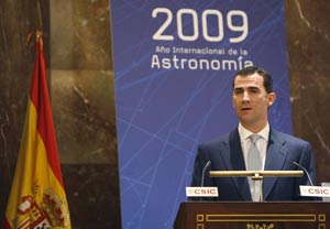 El Príncipe Felipe, durante la inauguración de los actos que se van a celebrar en España con motivo del Año Internacional de la Astronomía. (Foto: EFE)