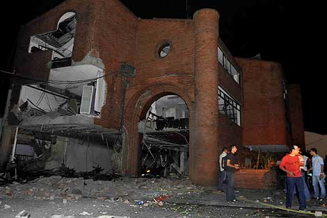 Estado en el que qued la comisara de Cali tras la explosin. | AFP