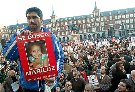 Juan Jos Cortes, el padre de la nia, en una manifestacin. | EL MUNDO