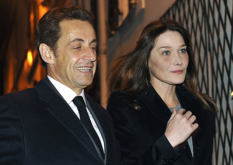 El matrimonio entre Carla Bruni y Nicolas Zarkozy ya ha cumplido su primer aniversario. (Foto: AFP)