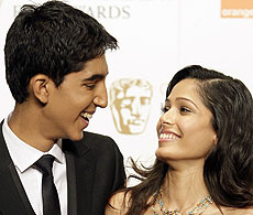 Dev Patel y Freida Pinto, de 'Slumdog Millionaire'. | AFP