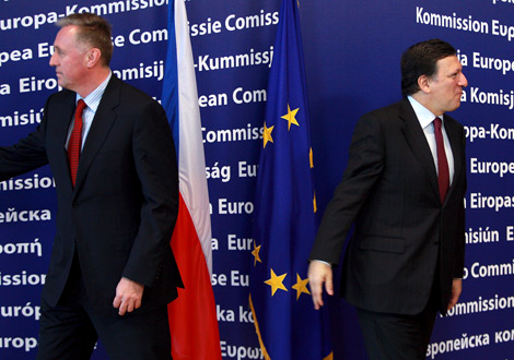 El 'premier' checo, Topolnek, y el presidente de la CE, Duro Barroso. | Efe