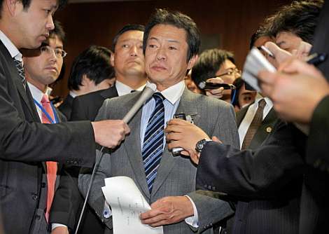 Shoichi Nakagawa responde a las preguntas de los periodistas. (Foto: AFP)