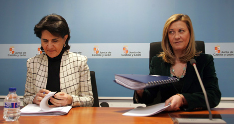 Paz Rodrguez, directora general de Estadstica, y Pilar del Olmo, consejera de Hacienda. | Ical
