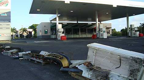 El acceso a una gasolinera bloqueado. | A.N.