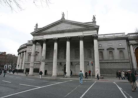 Fachada del edificio principal del Banco de Irlanda. | AFP