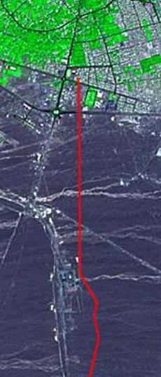 La imagen muestra, con una lnea roja, la falla que se movi y derrib el 80% de la ciudad iran de Bam, en el terremoto de 2003. /NASA