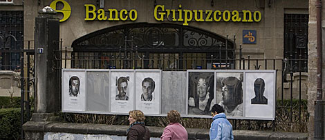 Fotos de etarras en la valle del Banco Guipuzcoano, en Mondragn. | Justy Garca