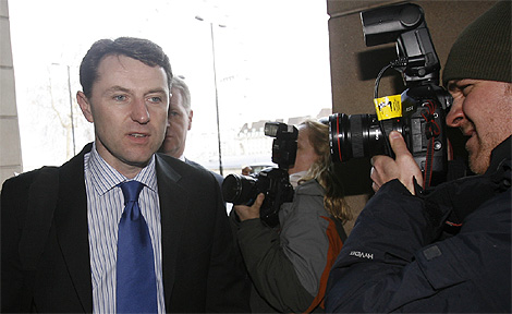 Gerry McCann, padre de la desaparecida Madeleine, en su llegada a la comisin. (Foto: Reuters)
