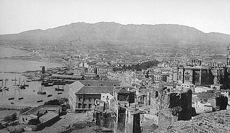 Vista de Mlaga desde Gibralfaro a finales del XIX.
