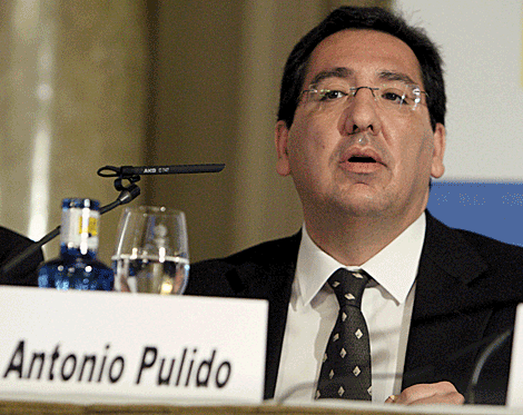 El presidente de Cajasol, Antonio Pulido, en el Foro de la Nueva Economa. | Efe
