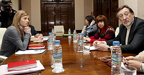 La ministra Bibiana Ado, en la reunin con representantes de clnicas abortistas. | Efe