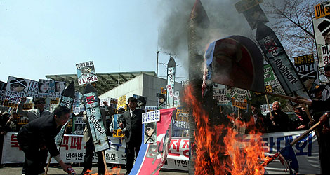 Protestas en Corea del Sur por el lanzamiento de un cohete norcoreano. | Efe