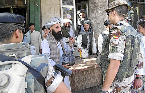 Soldados espaoles en Afganistn. | Mnica Bernab