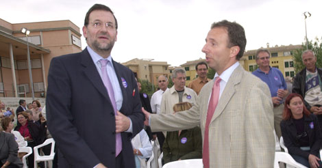 Rajoy y Delgado en un acto electoral. | Cati Cladera