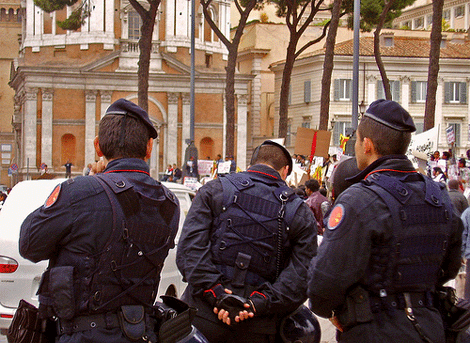 Agentes de polica italianos, en una reciente manifestacin ciudadana. | Agencias