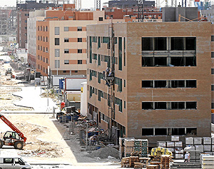 Edificio de pisos en obra en el Ensanche Sur. Imagen tomada en mayo de 2008 | Chema Tejada
