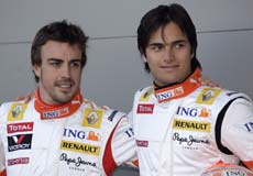 Alonso y Piquet. | Reuters