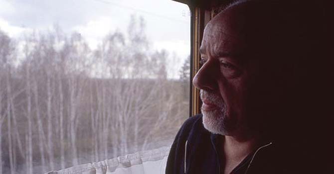 Paulo Coelho imaginando 'a todo tren' a bordo del Transiberiano.