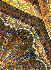 Detalle de los ricos mosaicos de la mezquita de Crdoba. | Jos Latova