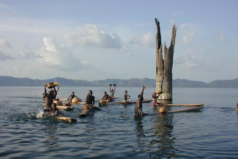 Nios pescando en el Lago Botsumtwi, de Ghana. / 'Science'