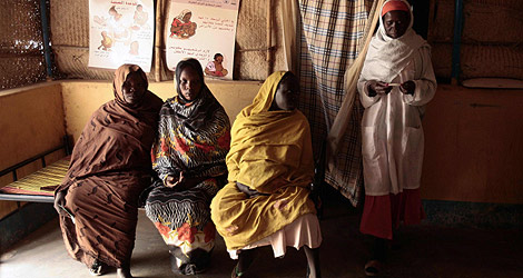 Mujeres sudanesas en un hospital de Cruz Roja. | Reuters