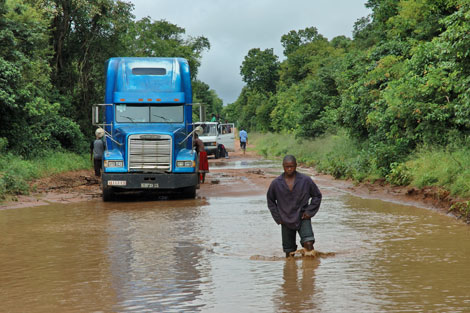 Una imagen de las graves inundaciones en Chupanga (Mozambique) en 2008. | Intermon Oxfam