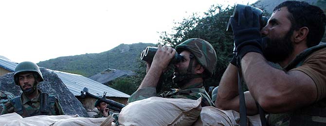 Soldados afganos esperan el ataque en Able Main.| M. BERNABE