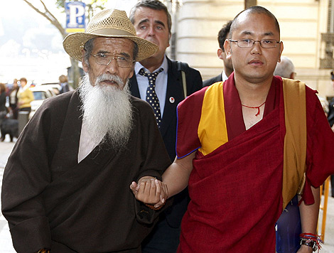 El tibetano Takna Jigme Sangpo, a su llegada a la Audiencia Nacional. | Efe
