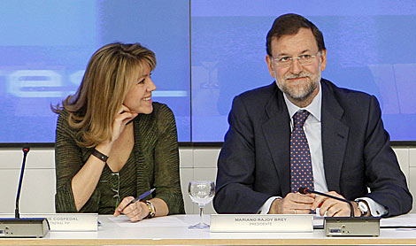 Rajoy, en el Comit Ejecutivo Nacional, junto a De Cospedal. | Efe