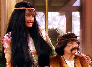 Cher y Bono en versin 'Las Chicas de Oro'.