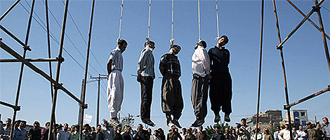 Iranes sentenciados a muerte, tras su ejecucin. | AFP