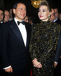 Veronica Lario, junto con Silvio Berlusconi, en una imagen de archivo.
