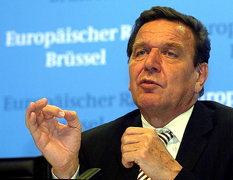 El ex canciller alemn Gerard Schrder en el ao 2004 en el Consejo Europeo. | EL MUNDO