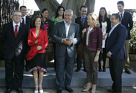 Javier Arenas, con los candidatos andaluces de la lista europea del PP. | E. Lobato