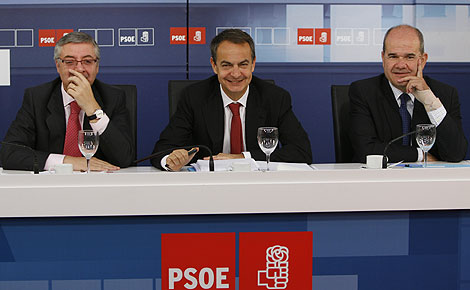 Blanco, Zapatero y Chaves, en una reunin del Comit Ejecutivo del PSOE. | B. Rivas