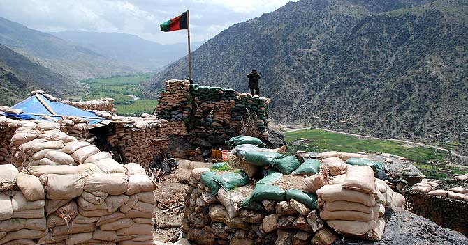 Un puesto de vigilancia del ejército afgano cerca de la frontera con Pakistán. M. B.
