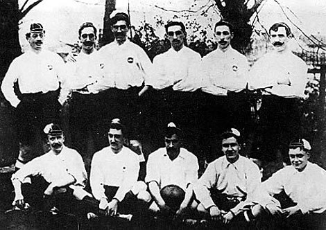 La alineacin del Bizcaya, vencedora de la Copa de la Coronacin en 1902.