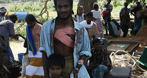Tamiles desplazados por la violencia. | Afp