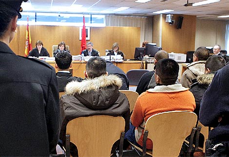 Imagen de un juicio a varios 'Latin Kings' celebrado este ao en la Audiencia Provincial. (EFE)