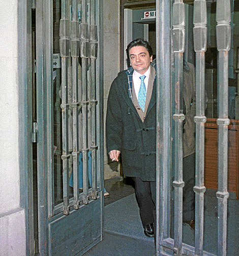 El juez Tirado, saliendo del edificio de la Audiencia de Sevilla. | Esther Lobato