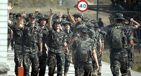 Un grupo de soldados de la Academia Militar de Hoyo de Manzanares. | Efe